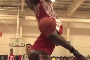 降维打击！高中时期的阿德巴约就如此强悍了！